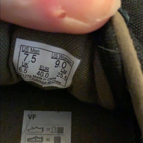 vans - Picture 2 of 4